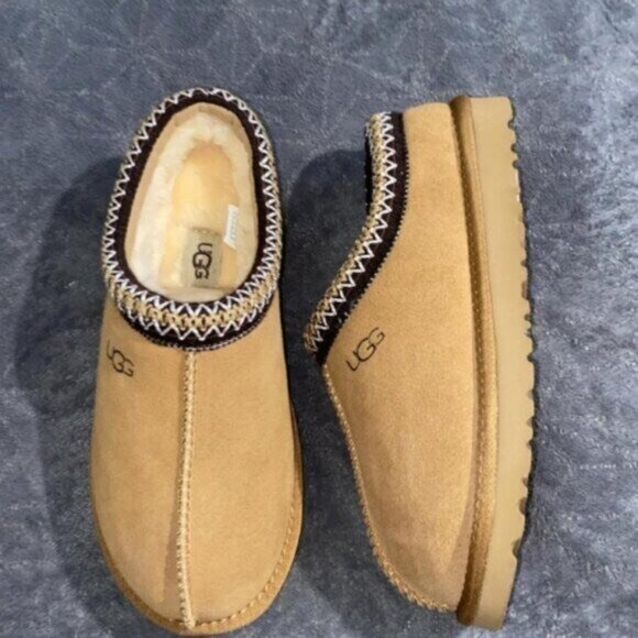 UGG Tan Slippers with Black Accents - Picture 2 of 5